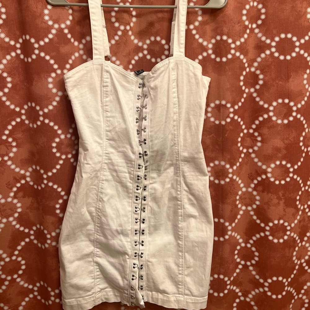 Corset like button up dress